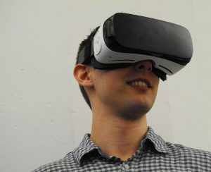 realidad virtual 300x244 - ¿Cómo puede la realidad virtual ayudar a proteger el medio ambiente?